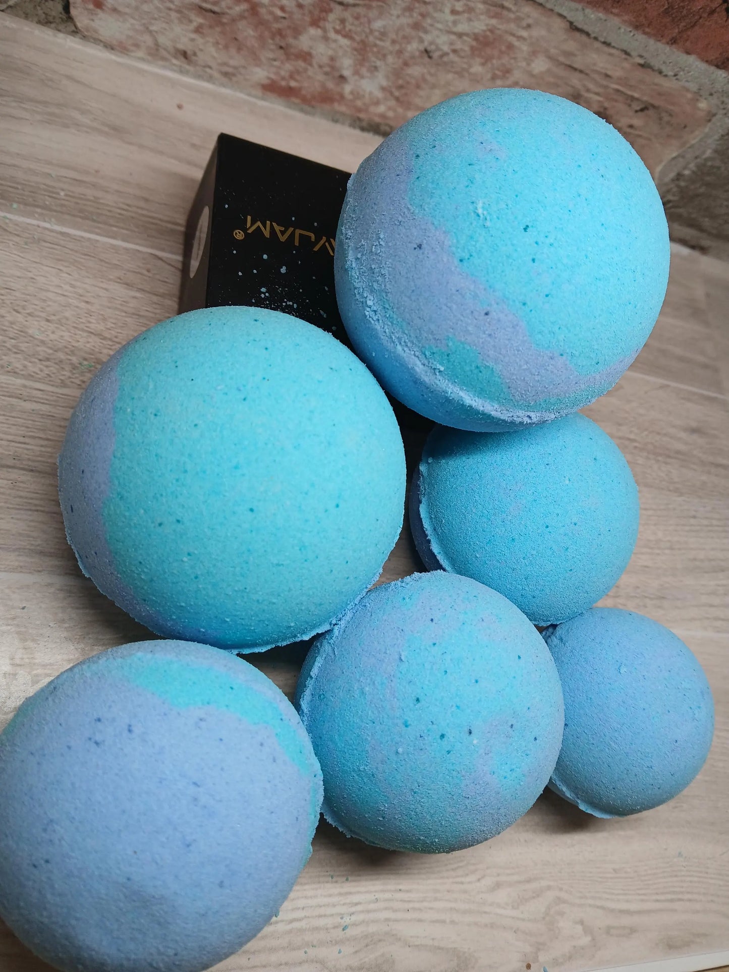 Jasmine & Tea Tree Bath Bomb – Relaxing Floral Spa Fizzy for Clear Skin & Stress Relief